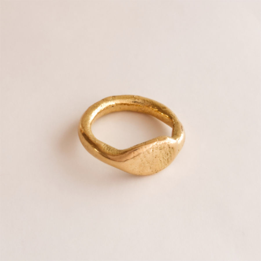 Handmade 18K gold wedding / engagement ring, organic shaped ring with finger print by Maki Okamoto