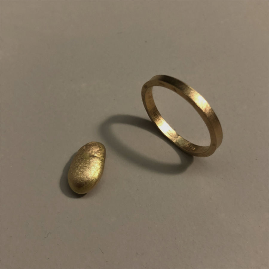 Handcrafted sustainable jewellery. A gold ring from recycled material by Maki Okamoto