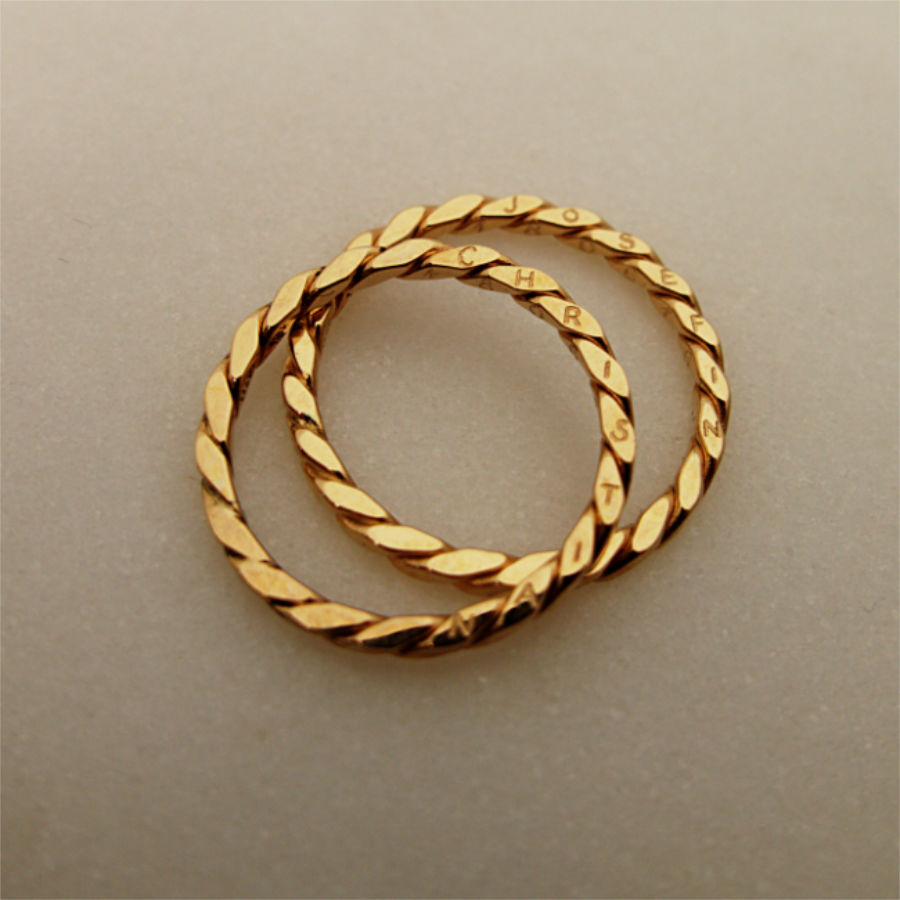 Handmade 18K gold wedding / engagement ring, twist ring with engraving by Maki Okamoto